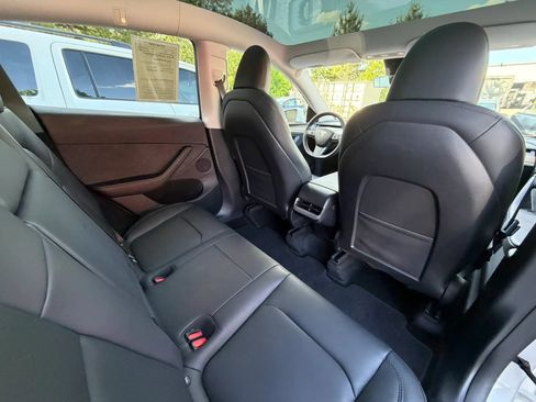 Used 2023 Tesla Model Y Long Range AWD/4WD image 19