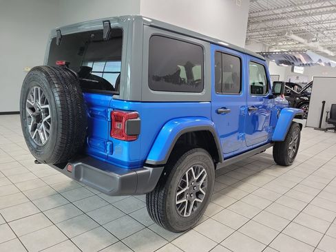 New 2026 Jeep Wrangler Unlimited Sahara w/ Rockslide Package AWD/4WD image 8