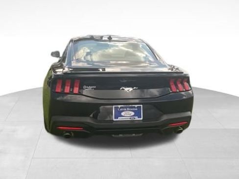 Used 2025 Ford Mustang Premium image 6