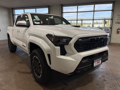 New 2026 Toyota Tacoma TRD Sport RWD image 4