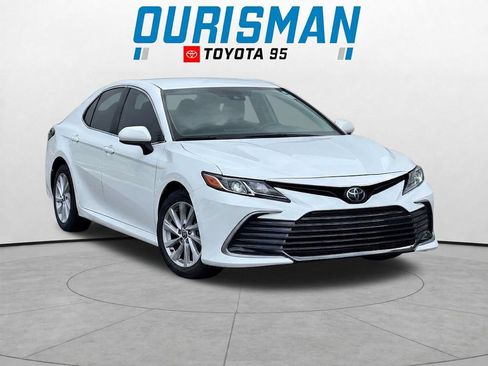 Used 2023 Toyota Camry LE FWD image 1