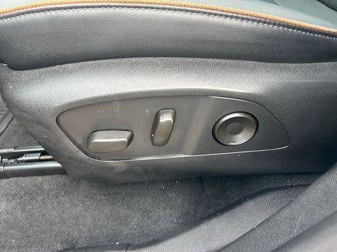 Used 2024 GMC Acadia AT4 w/ Luxury Package image 16