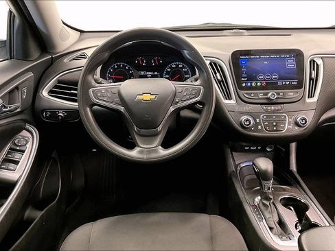 Used 2022 Chevrolet Malibu LT FWD image 4