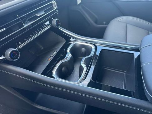 New 2026 Chevrolet Traverse LT w/ Midnight/Sport Edition AWD/4WD image 20