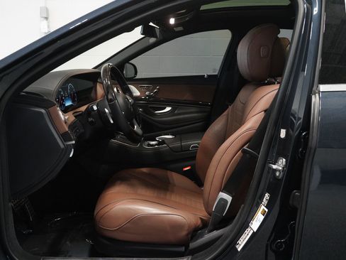 Used 2020 Mercedes-Benz S 560 4MATIC Sedan image 11