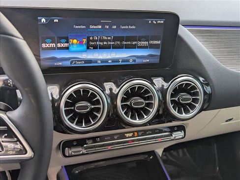 Used 2026 Mercedes-Benz GLA 250 image 14