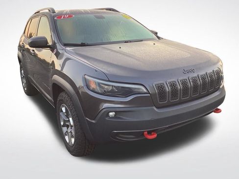 Used 2019 Jeep Cherokee Trailhawk w/ Cold Weather Group AWD/4WD image 12