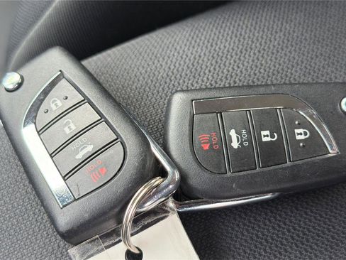 Used 2022 Toyota Corolla LE FWD image 32