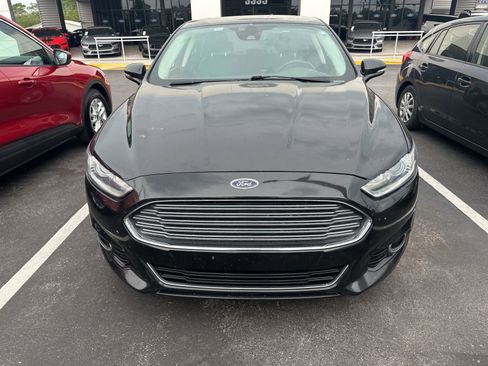 Used 2014 Ford Fusion Titanium FWD image 3