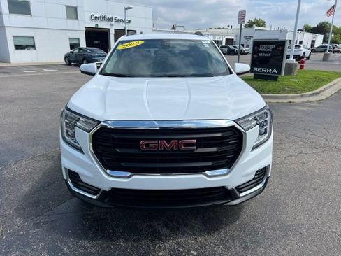 Used 2023 GMC Terrain SLE w/ Driver Convenience Package AWD/4WD image 2