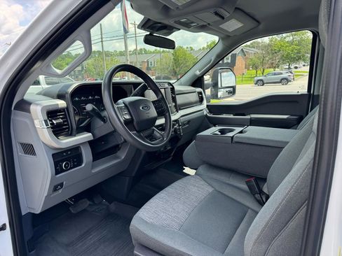 Used 2024 Ford F250 XLT w/ FX4 Off-Road Package AWD/4WD image 18