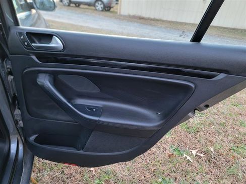 Used 2014 Volkswagen Jetta TDI image 18