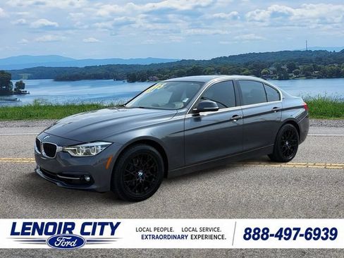 Used 2018 BMW 330i Sedan w/ Convenience Package RWD image 7