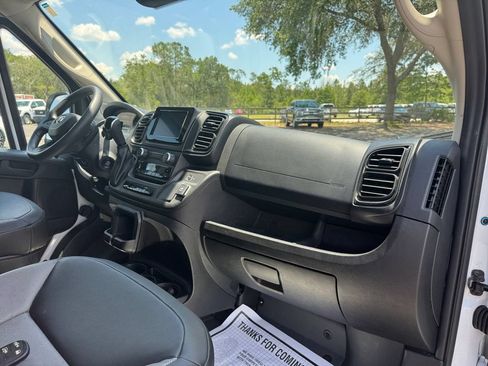 Used 2025 RAM ProMaster 2500 w/ Convenience Group FWD image 21