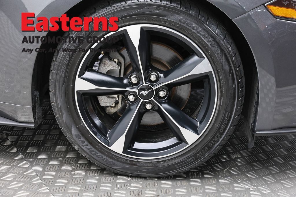 Used 2019 Ford Mustang Coupe RWD image 30