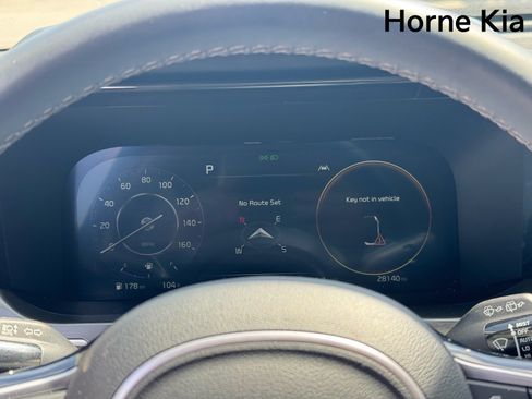 Certified 2023 Kia Sorento SX AWD/4WD image 18