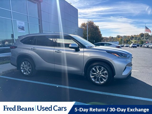 Used 2022 Toyota Highlander Limited AWD/4WD image 3
