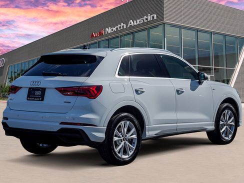 Certified 2025 Audi Q3 2.0T Premium w/ Convenience Package image 4