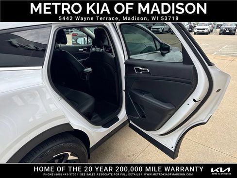 Used 2026 Kia Sportage EX FWD image 40