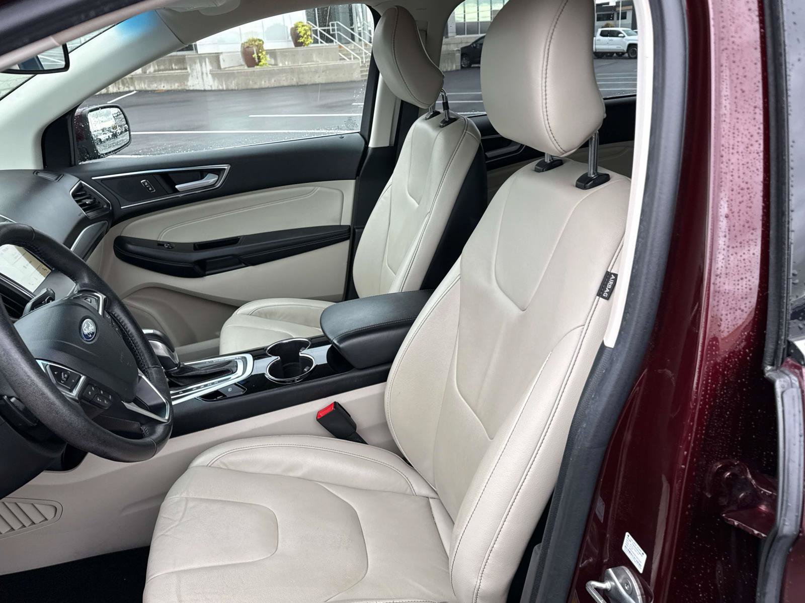 Used 2018 Ford Edge Titanium w/ Technology Package AWD/4WD image 12