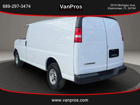 Used 2021 Chevrolet Express 2500 w/ Driver Convenience Package RWD image 3