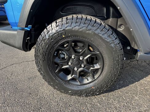 Used 2023 Jeep Wrangler Unlimited Sport AWD/4WD image 6