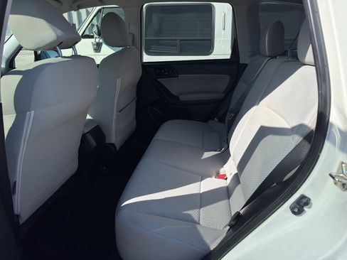 Used 2017 Subaru Forester 2.5i w/ Alloy Wheel Package image 4