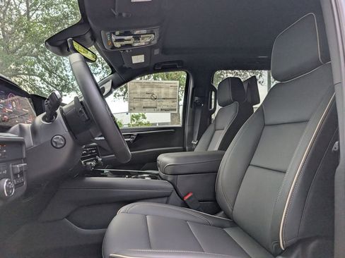 New 2026 Chevrolet Suburban Premier AWD/4WD image 14