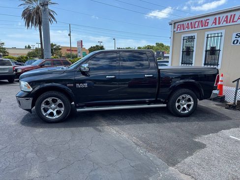 Used 2018 RAM 1500 Laramie AWD/4WD image 5
