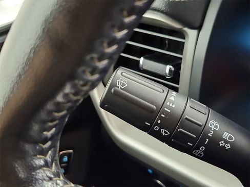 Used 2024 Ford Expedition Max XL image 25