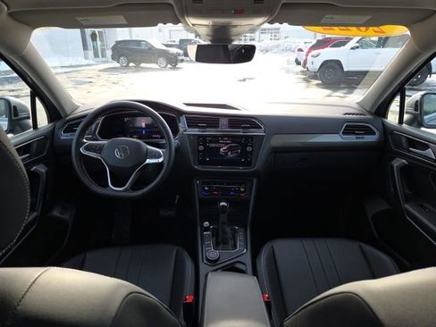 Used 2022 Volkswagen Tiguan SE image 21