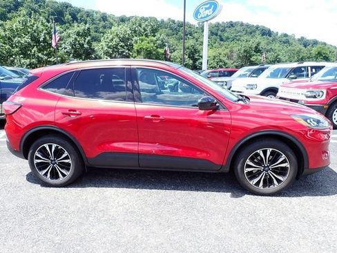 Used 2022 Ford Escape SE w/ SE Sport Appearance Package AWD/4WD image 9