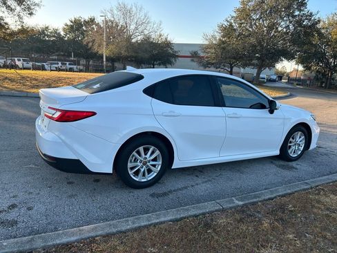 Certified 2025 Toyota Camry LE image 5