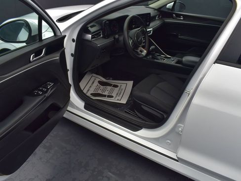 Used 2023 Kia K5 LXS image 11