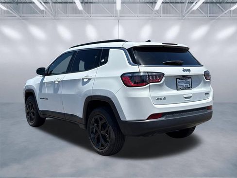 Certified 2024 Jeep Compass Latitude AWD/4WD image 4