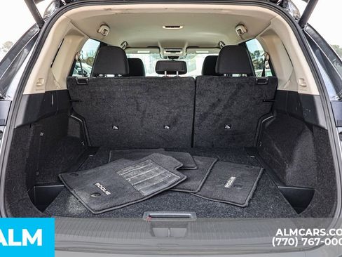 Used 2025 Nissan Rogue SV FWD image 24
