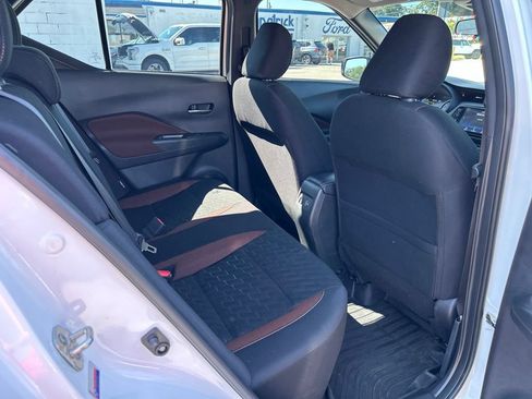 Used 2023 Nissan Kicks SR FWD image 40