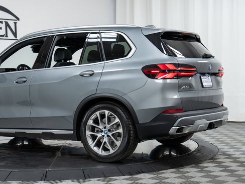 Used 2025 BMW X5 xDrive50e w/ Executive Package image 29