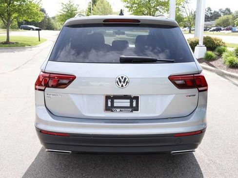 Used 2019 Volkswagen Tiguan SE w/ Panoramic Sunroof Package AWD/4WD image 4