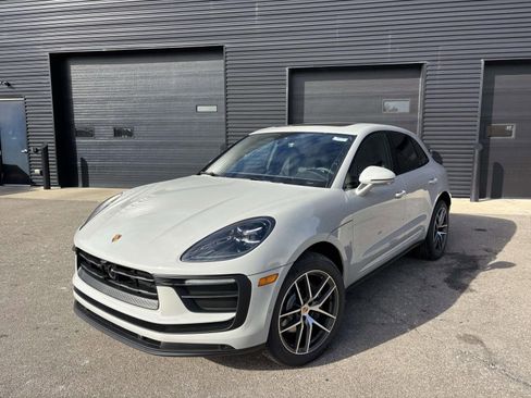 New 2026 Porsche Macan image 6