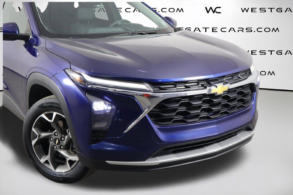 Used 2024 Chevrolet Trax LT FWD image 46