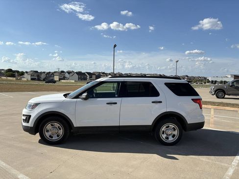 Used 2016 Ford Explorer 4WD Police Interceptor image 2