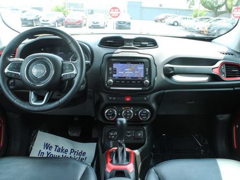 Used 2017 Jeep Renegade Trailhawk w/ Premium Trailhawk Package AWD/4WD image 16