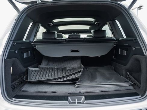 Certified 2024 Mercedes-Benz GLB 250 4MATIC w/ Winter Heating Package image 10