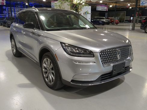 Used 2022 Lincoln Corsair AWD w/ Premium Package image 4