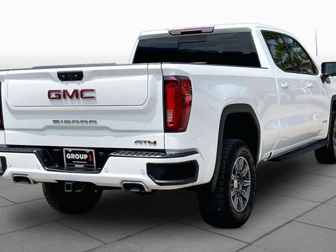 Used 2024 GMC Sierra 1500 AT4 w/ AT4 Premium Package AWD/4WD image 13