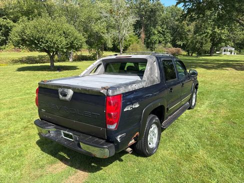Used 2004 Chevrolet Avalanche 4x4 image 14
