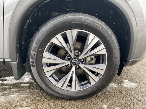 Used 2022 Nissan Rogue SV image 9