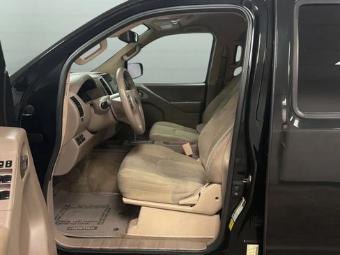 Used 2016 Nissan Frontier SV RWD image 21