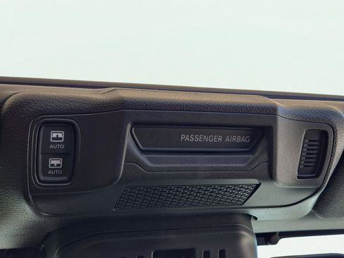 Used 2025 Jeep Wrangler Sport S image 36